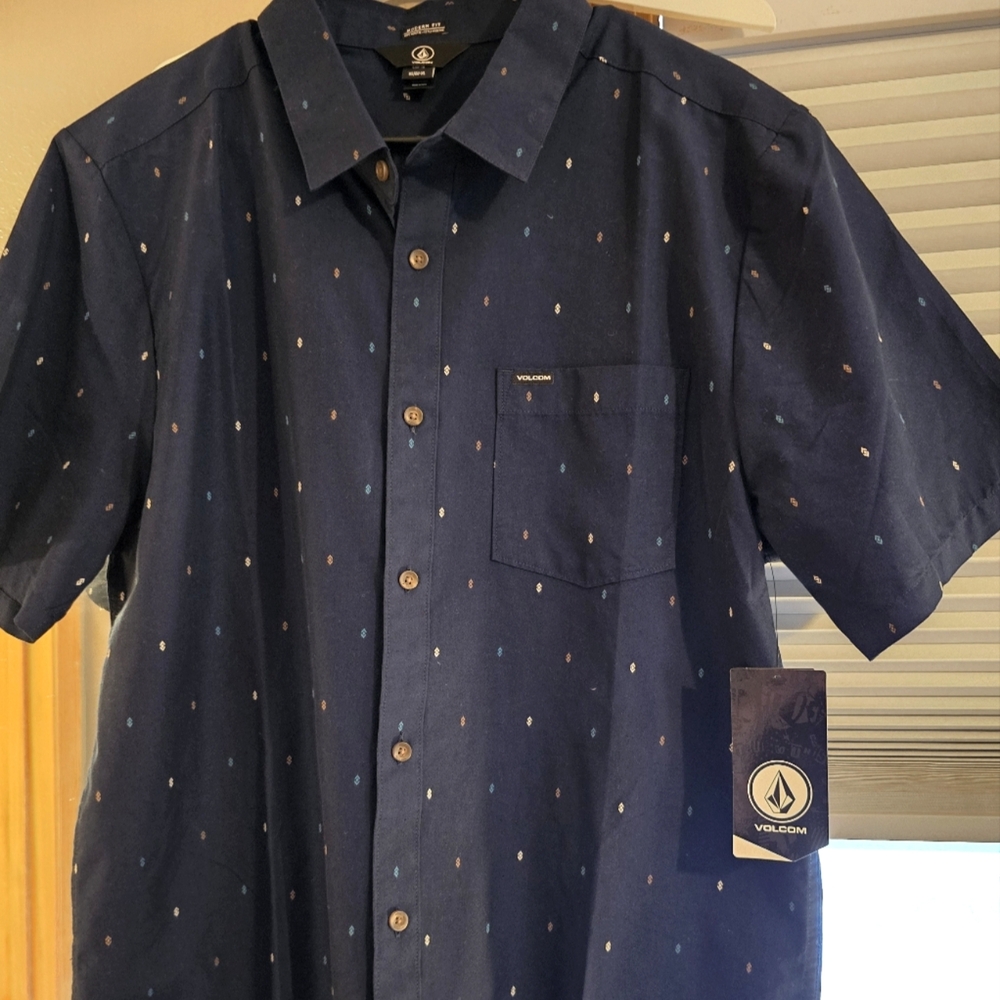 Volcom Short Sleeve NWT